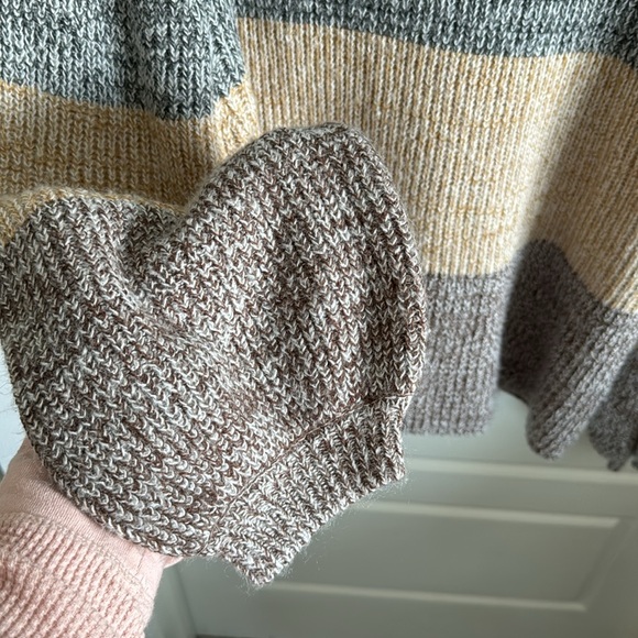 Pink Lily Colorblock Sweater - Picture 5 of 7